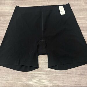 Understand nwt Black no roll high rise Biker Shorts
